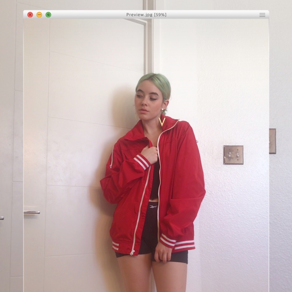 🦷💄 dope red windbreaker!